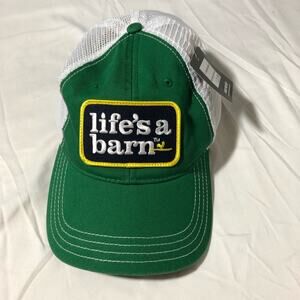 Richardson mens M/L trucker hat NEW mesh green white “life’s a barn” country